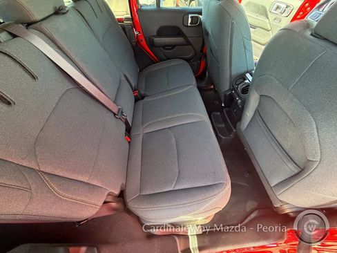Used 2025 Jeep Wrangler Unlimited Sahara AWD/4WD image 14