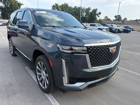 Used 2021 Cadillac Escalade Premium Luxury w/ LPO, Illumination Package AWD/4WD image 3