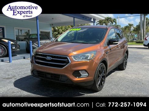 Used 2017 Ford Escape Titanium FWD image 1
