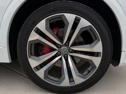 Used 2019 Audi Q8 Premium Plus w/ Premium Plus image 38