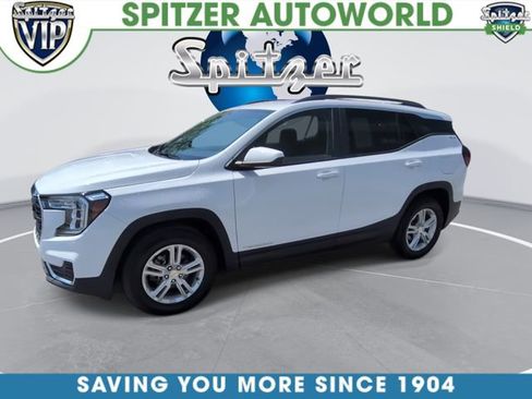 Used 2023 GMC Terrain SLE w/ Driver Convenience Package FWD image 4