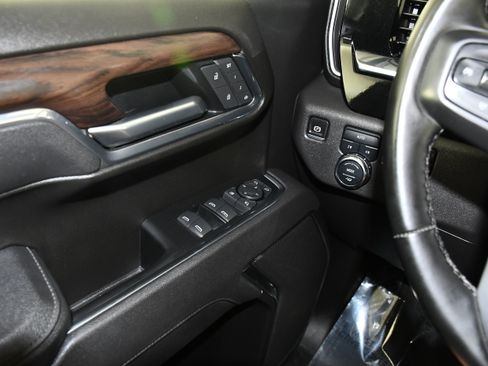Used 2025 GMC Sierra 1500 SLT AWD/4WD image 35