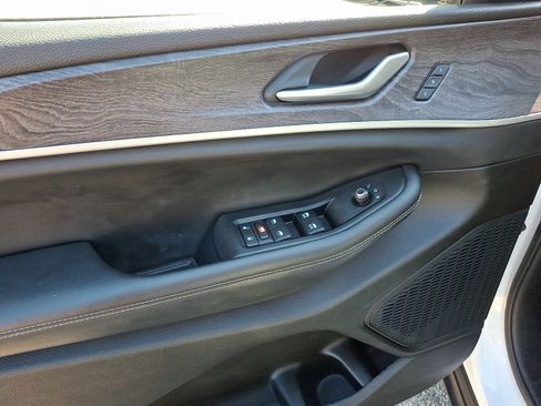 Certified 2023 Jeep Grand Cherokee L Limited AWD/4WD image 14