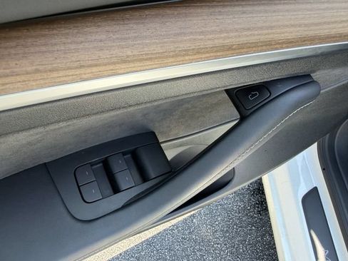 Used 2023 Tesla Model 3 Standard Range RWD image 13