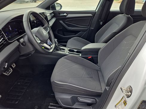 Used 2025 Volkswagen Jetta Sport image 16