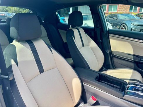 Used 2019 Honda Civic EX image 17