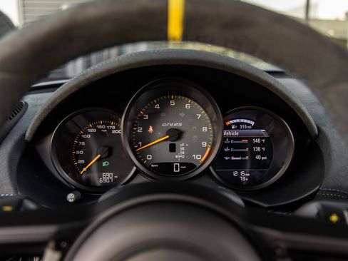 Certified 2025 Porsche 718 Cayman GT4 RS image 32