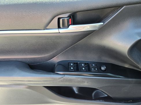 Used 2020 Toyota Camry LE w/ Carpet Mat Package FWD image 14