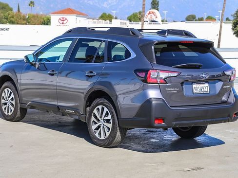 Used 2025 Subaru Outback Premium image 7