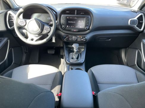 Used 2025 Kia Soul LX w/ LX Technology Package image 39