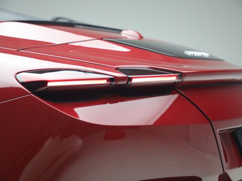 Certified 2025 Ferrari Roma Spider RWD image 41
