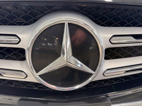 Used 2021 Mercedes-Benz GLC 300 4MATIC image 11