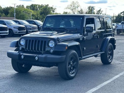 Used 2015 Jeep Wrangler Unlimited Sahara image 7