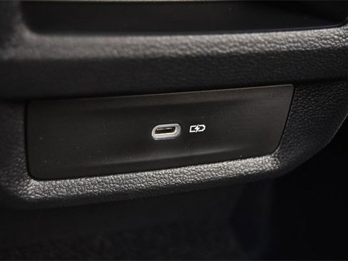 New 2025 Volkswagen Taos SE image 23