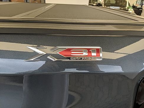 Used 2020 GMC Sierra 1500 SLE w/ SLE Value Package image 12