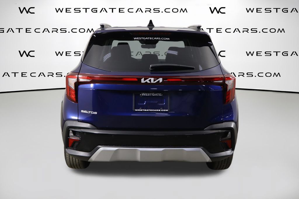 Used 2025 Kia Seltos EX FWD image 4