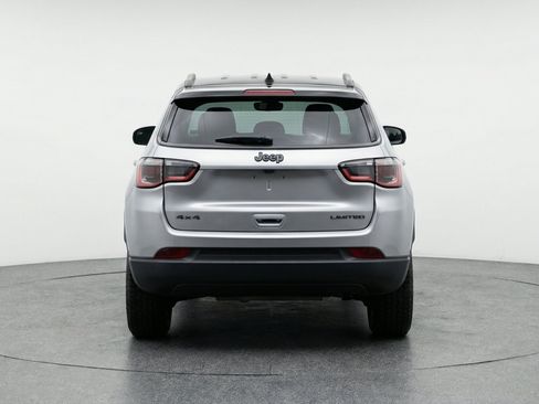 Used 2025 Jeep Compass Trailhawk AWD/4WD image 7