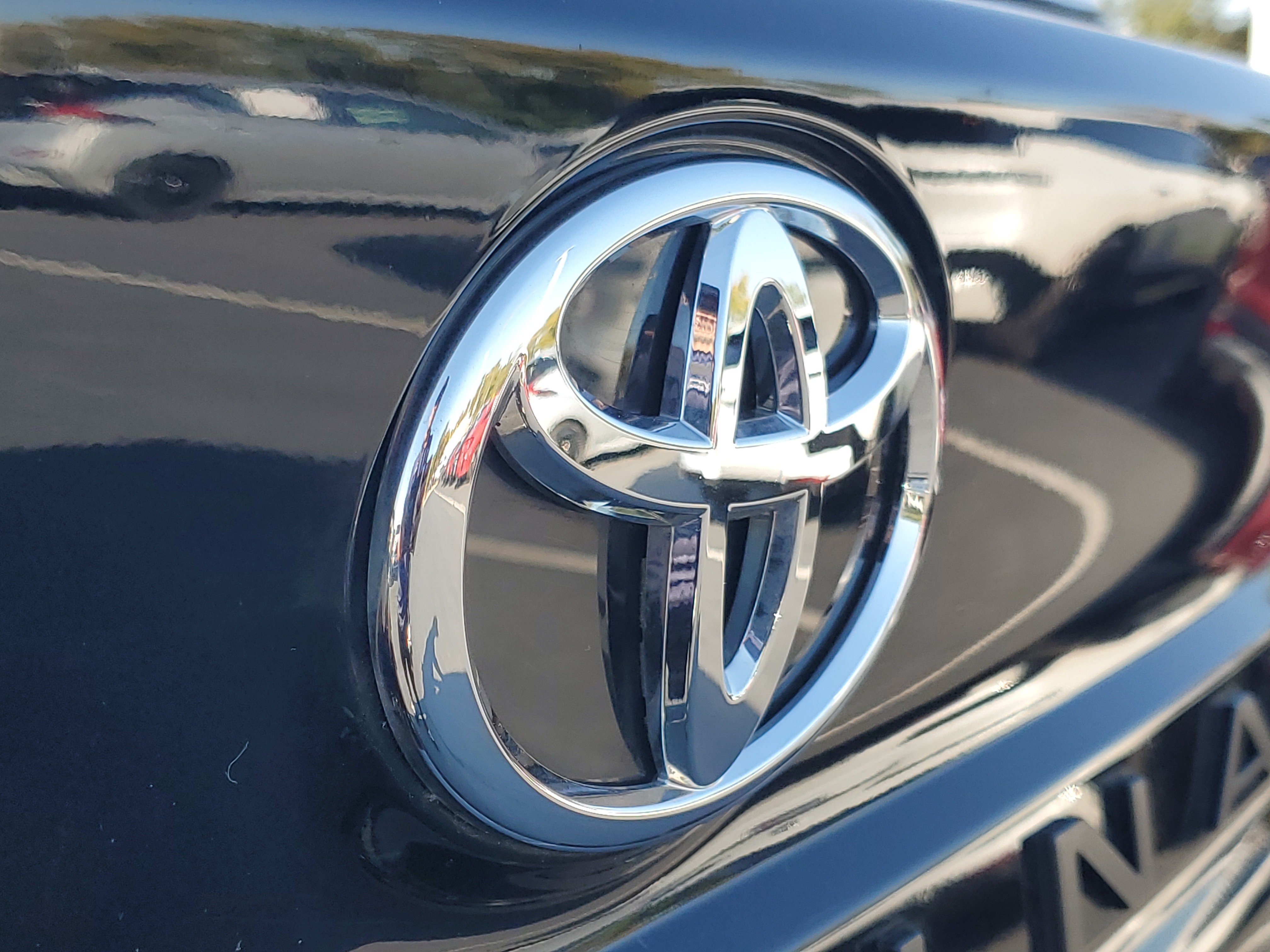 Certified 2026 Toyota Sienna XLE FWD image 8