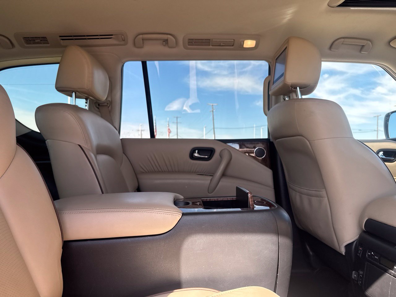 Used 2019 Nissan Armada Platinum w/ Captain's Chairs Package RWD image 35