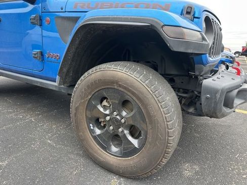 Used 2024 Jeep Wrangler Unlimited Rubicon AWD/4WD image 3
