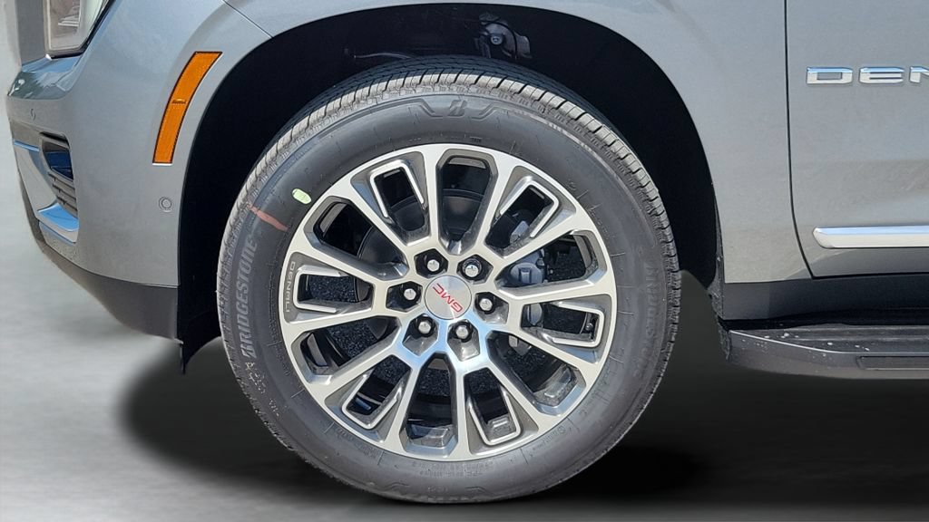 New 2026 GMC Yukon Denali w/ LPO, Floor Liner Package AWD/4WD image 25