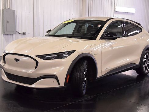 Used 2025 Ford Mustang Mach-E Select image 3