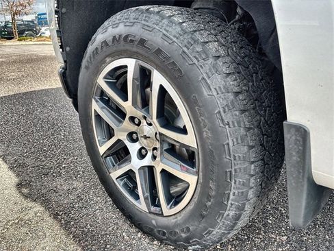 Used 2020 Chevrolet Silverado 1500 LT Trail Boss image 26