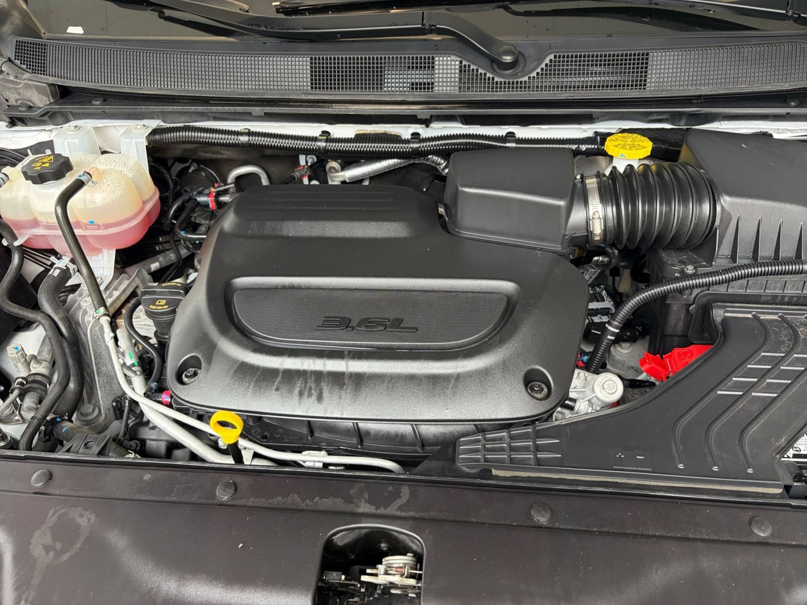 Used 2025 Chrysler Pacifica Limited FWD image 35