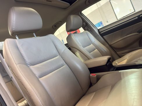 Used 2010 Honda Civic EX-L image 24