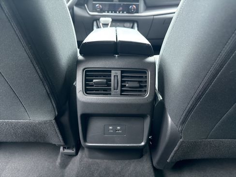 Used 2023 Nissan Rogue SV AWD/4WD image 18