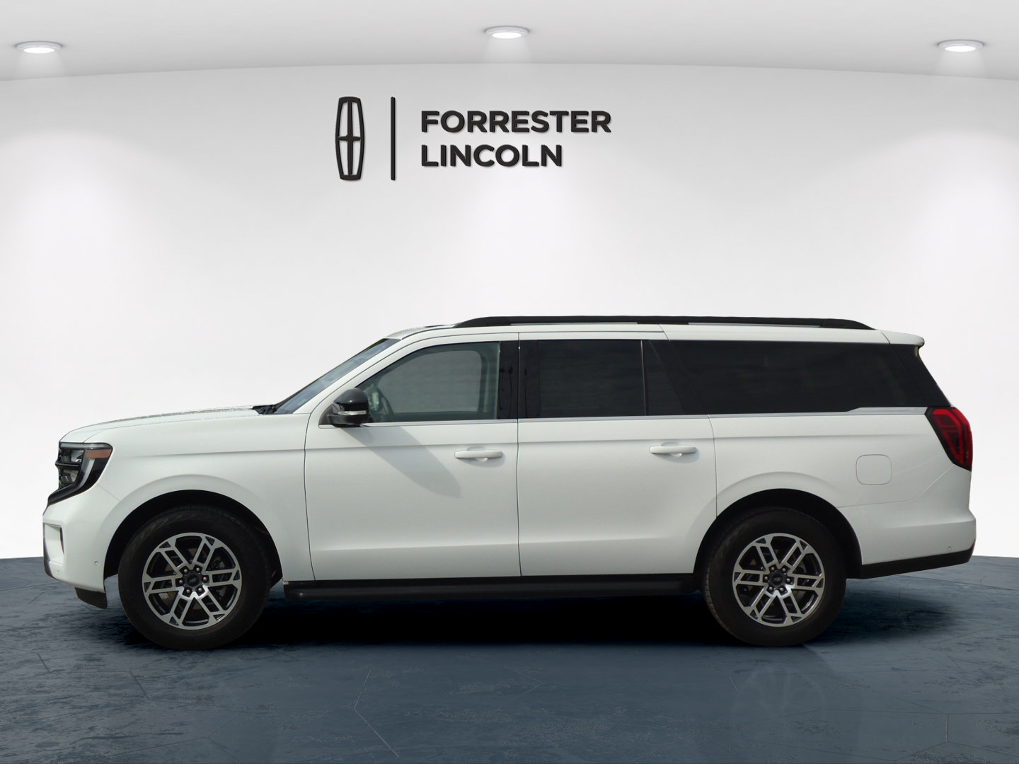 Used 2025 Ford Expedition Max Active AWD/4WD image 6