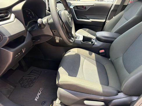 Used 2025 Toyota RAV4 LE AWD/4WD image 9
