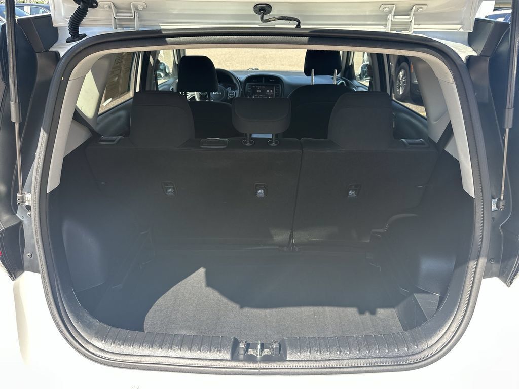 Used 2024 Kia Soul LX w/ Option Group 015 FWD image 30