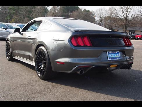 Used 2016 Ford Mustang GT image 3