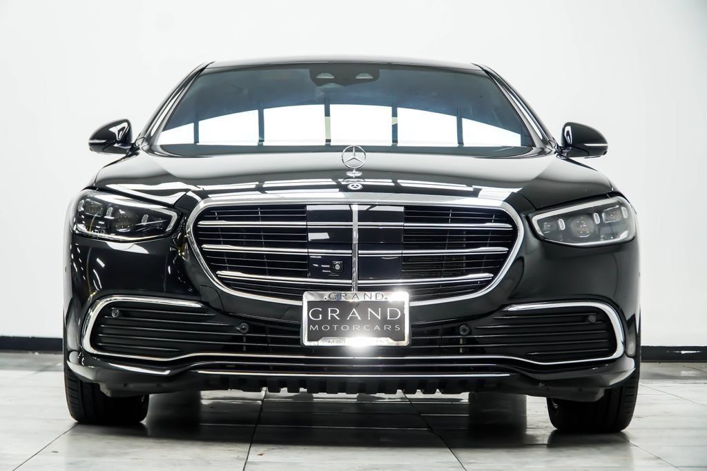 Used 2023 Mercedes-Benz S 580e 4MATIC Sedan w/ Warmth & Comfort Package image 9