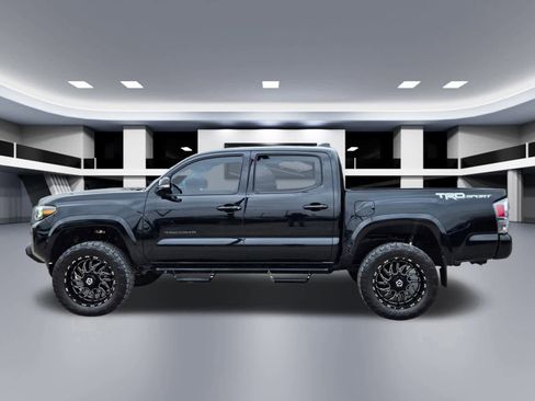 Used 2022 Toyota Tacoma TRD Sport image 3