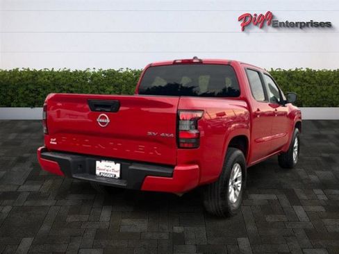 Used 2024 Nissan Frontier SV image 12