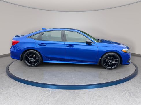 Used 2024 Honda Civic Sport image 4