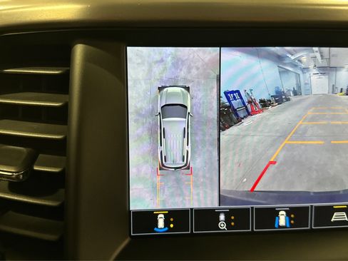 Used 2023 GMC Acadia AT4 w/ Technology Package image 31