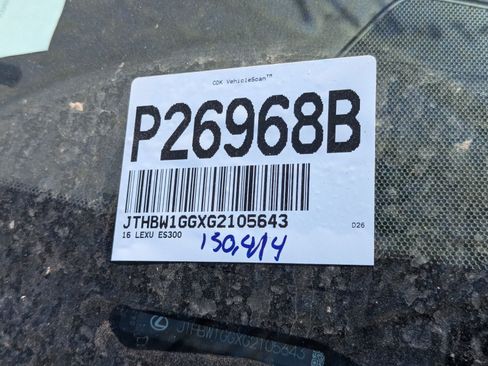 Used 2016 Lexus ES 300h w/ Navigation System Package image 8