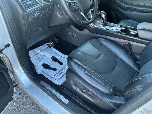 Used 2017 Ford Edge Sport w/ Equipment Group 401A AWD/4WD image 10