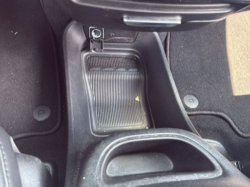 Used 2025 Chrysler Pacifica Select FWD image 20