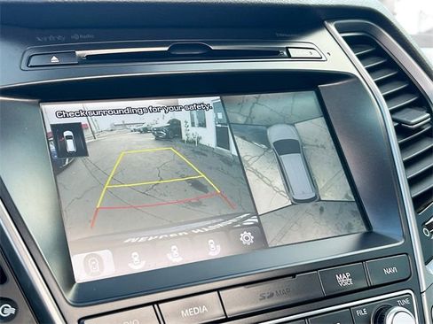 Used 2018 Hyundai Santa Fe SE image 14