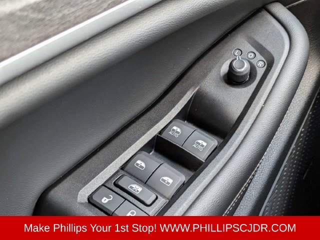 Used 2021 Jeep Grand Cherokee L Limited AWD/4WD image 23