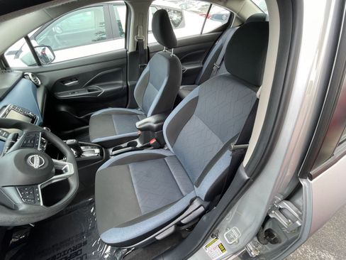 Used 2025 Nissan Versa SV image 36