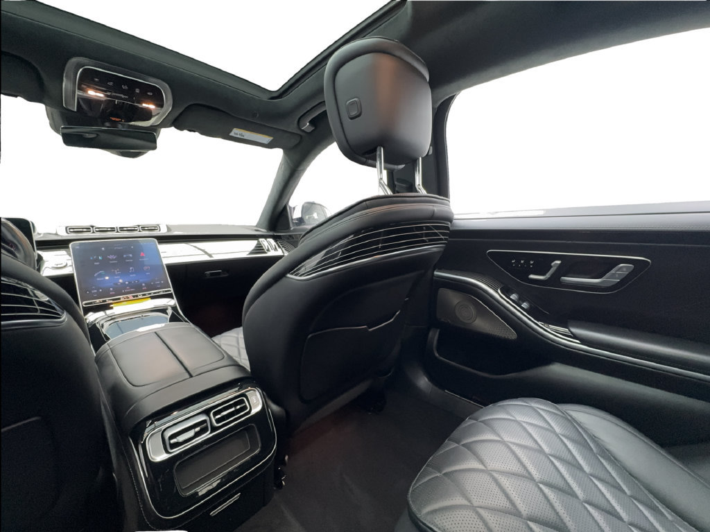 Used 2022 Mercedes-Benz S 500 4MATIC w/ AMG Line Package image 41