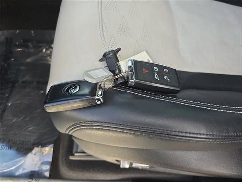 Certified 2022 Land Rover Range Rover Sport SVR image 29