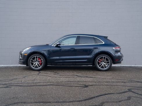 Certified 2023 Porsche Macan S image 2