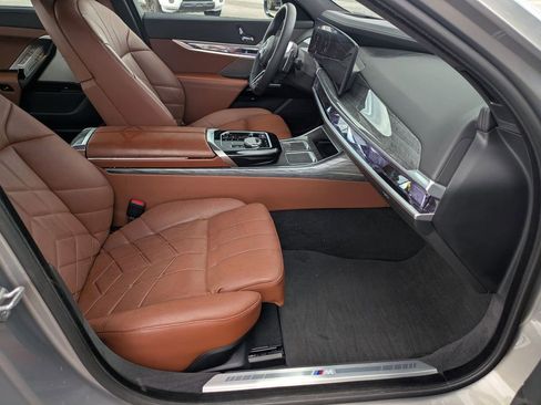 Used 2023 BMW 740i RWD image 23