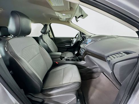 Used 2019 Ford Escape SE image 28